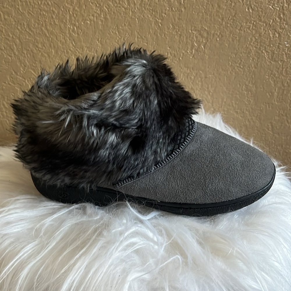 ISOTONER  Recycled Microsuede Mallory Boot Women's SLIPPERS
MD 7.5 - 8